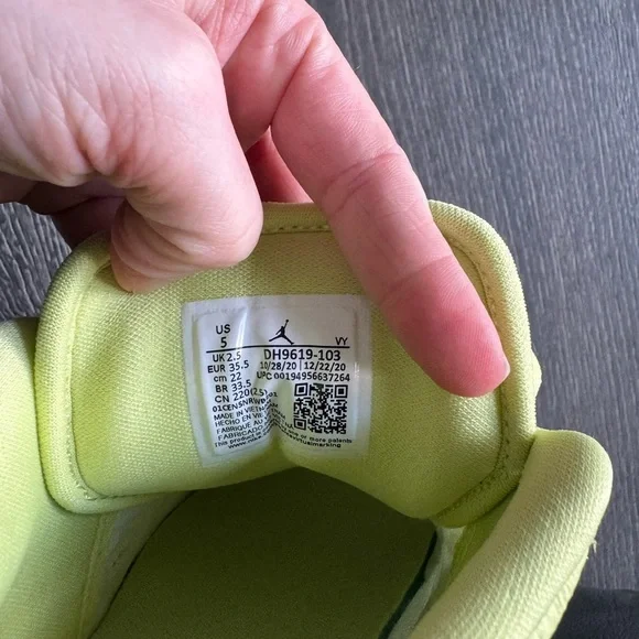 Jordan 1 Low Sneaker in Limelight Size 5 - Picture 7 of 11